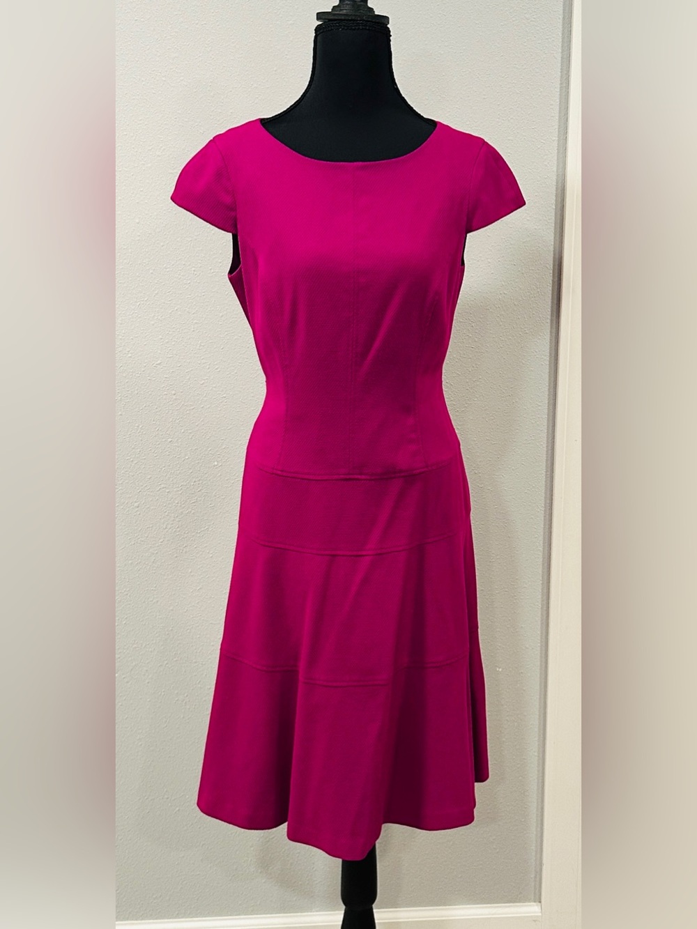 Anne Klein - Size 6 - Fuchsia Cap-Sleeve Fit-and-Flare Dress